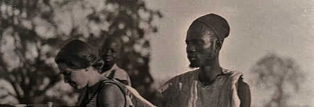 DES GUIDES COLONIAUX - AUX GUIDES TOURISTIQUES