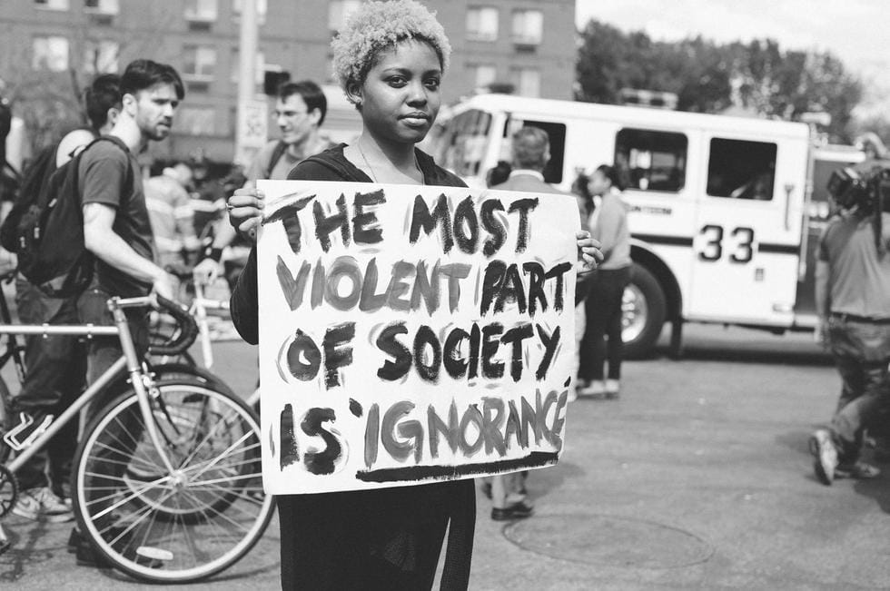 « PRIVILÈGES » - CE QUI NOUS FAVORISE